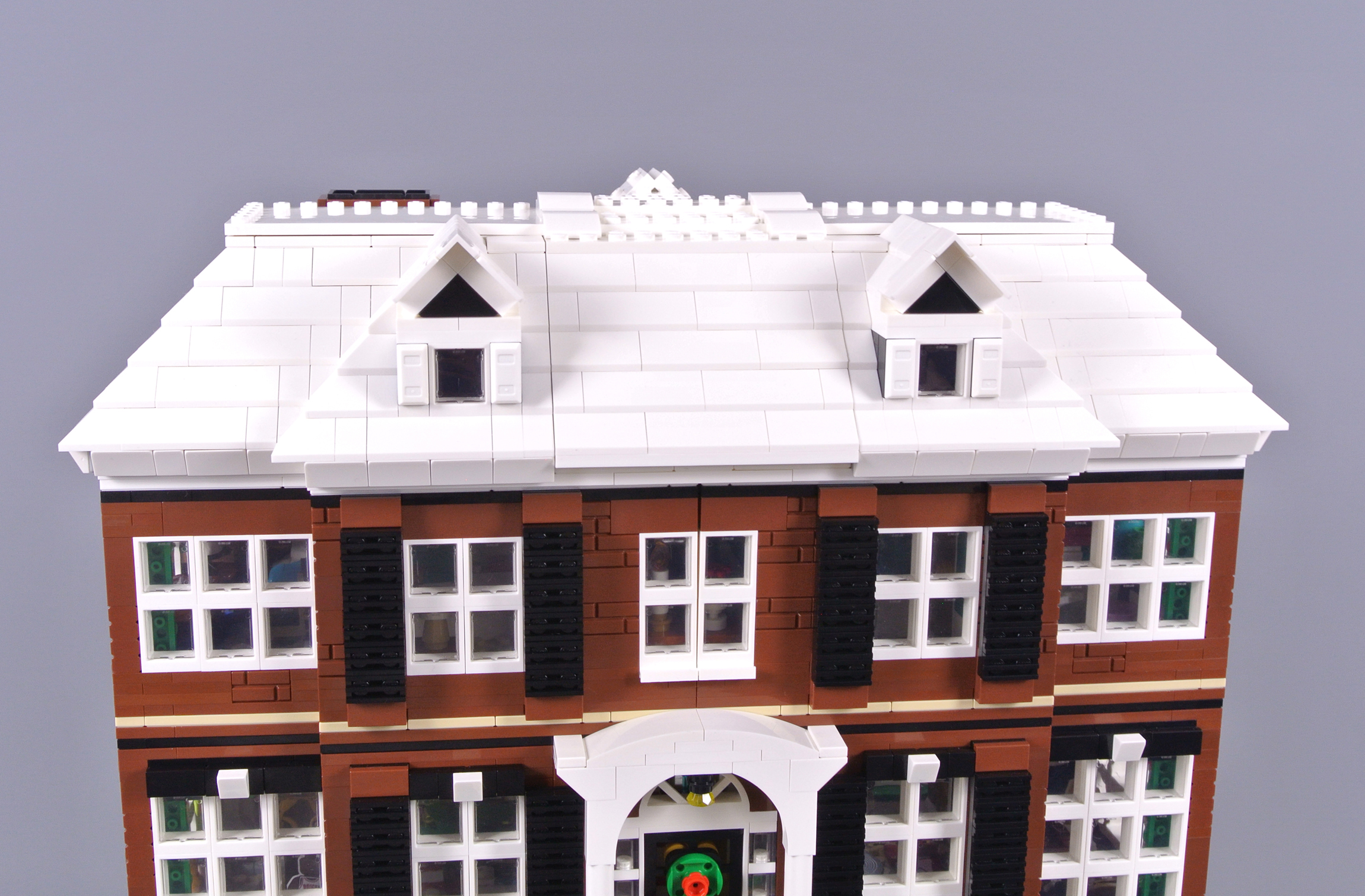 LEGO 21330 Home Alone Review Brickset   65136 Alone 25 